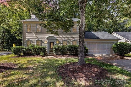 2801 Dellinger Dr, Charlotte, NC, 28269-2766 | Card Image