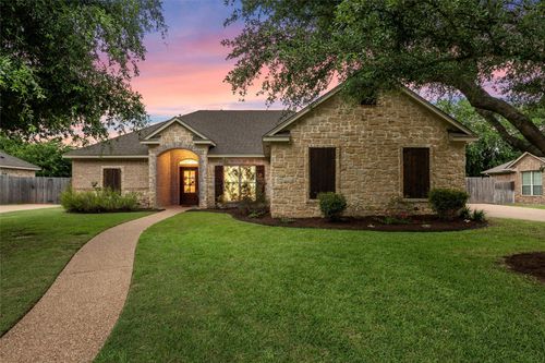 513 Kings Row, Woodway, TX, 76712-4064 | Card Image