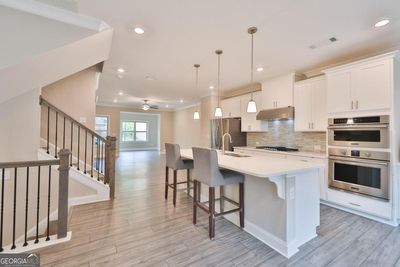 5082 Chesterfield Lane, Townhouse with 4 bedrooms, 3 bathrooms and 2 parking in Dunwoody GA | Image 2