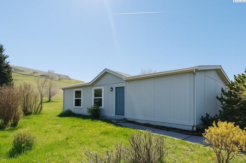 214 Nw Lancer Ln, Pullman, WA, 99163-2843 | Card Image