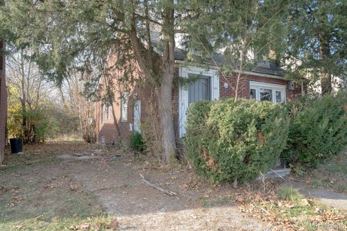 9321 Grandmont Ave, Detroit, MI, 48228-2011 | Card Image