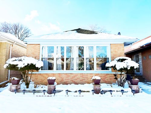 5910 N Kimball Ave, Chicago, IL, 60659-3508 | Card Image