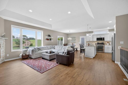 875 Golfview Ave, Zumbrota, MN, 55992-7336 | Card Image