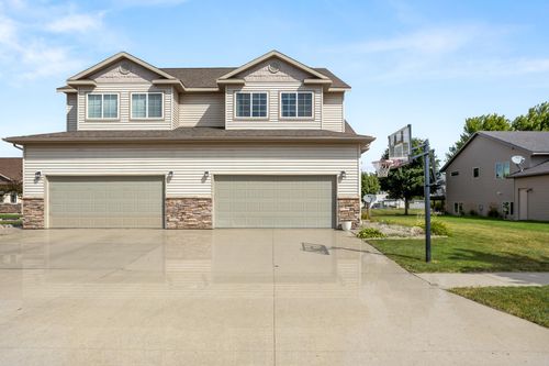 4379 47th Avenue S, Fargo, ND, 58104 | Card Image