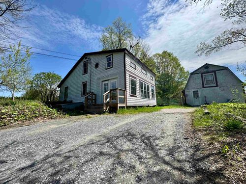 405 Cross Rd, Bradford, VT, 05033-8867 | Card Image