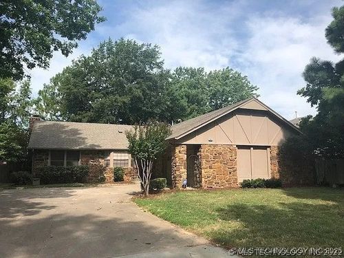 9912 S 67th East Ave, Tulsa, OK, 74133-6207 | Card Image