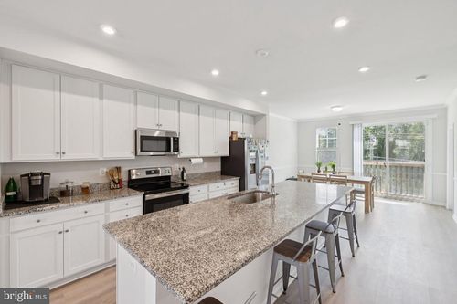 18255 Summit Pointe Dr, TRIANGLE, VA, 22172-1138 | Card Image
