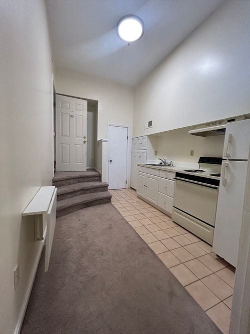 apt-11-185 Main St, Marlborough, MA, 01752-3842 | Card Image