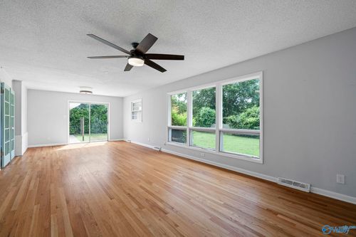 7803 Logan Dr Sw, Huntsville, AL, 35802-2946 | Card Image