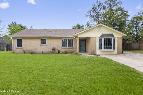 12509 Ponce De Leon Dr, Ocean Springs, MS, 39564-2419 | Card Image