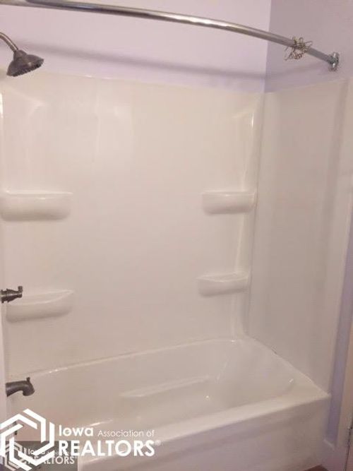 603 N Court St, Fairfield, IA, 52556-2231 | Card Image