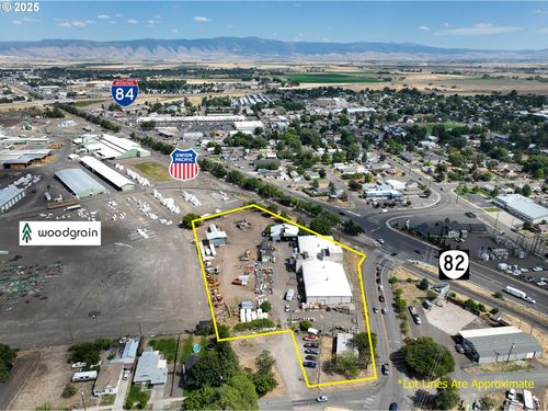 1621 N Spruce St, La Grande, OR, 97850-3035 | Card Image
