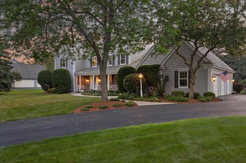 11019 N Wyngate Trace, Mequon, WI, 53092 | Card Image