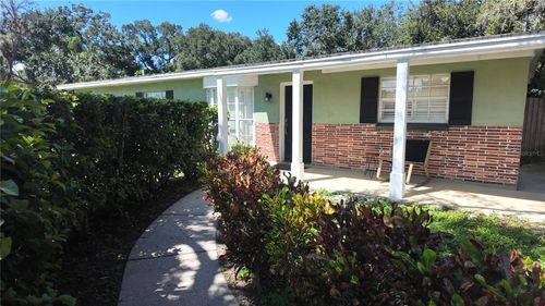 15402 Lake Magdalene Blvd, Tampa, FL, 33613-1006 | Card Image