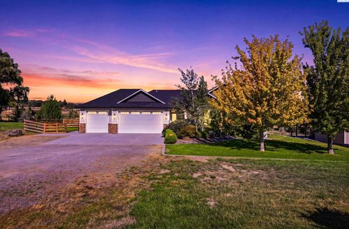38205 N 114 Pr Nw, Benton City, WA, 99320-8905 | Card Image