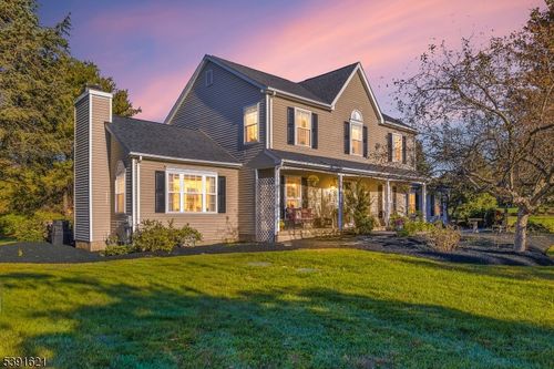 5 Waterbrook Dr, Washington, NJ, 07882-3512 | Card Image