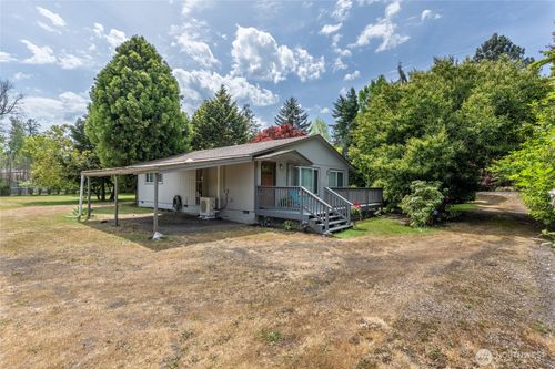 369 E Birnie Slough Rd, Cathlamet, WA, 98612-9709 | Card Image