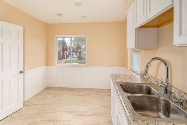 542 E Muir Ave, House other with 3 bedrooms, 1 bathrooms and null parking in Hazel Park MI | Image 9