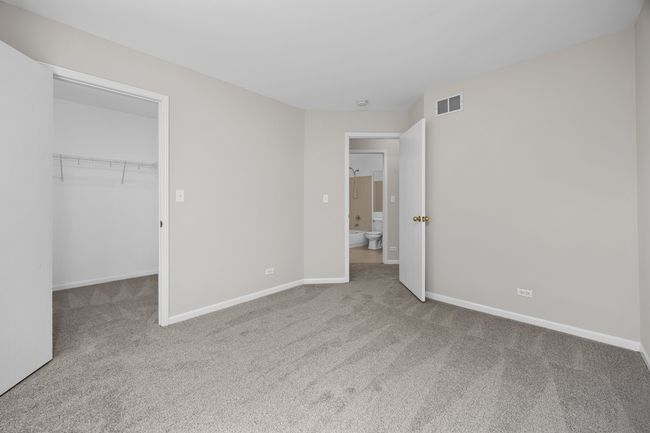 905 Huntington Dr, Townhouse with 2 bedrooms, 3 bathrooms and 2 parking in Elk Grove Village IL | Image 22