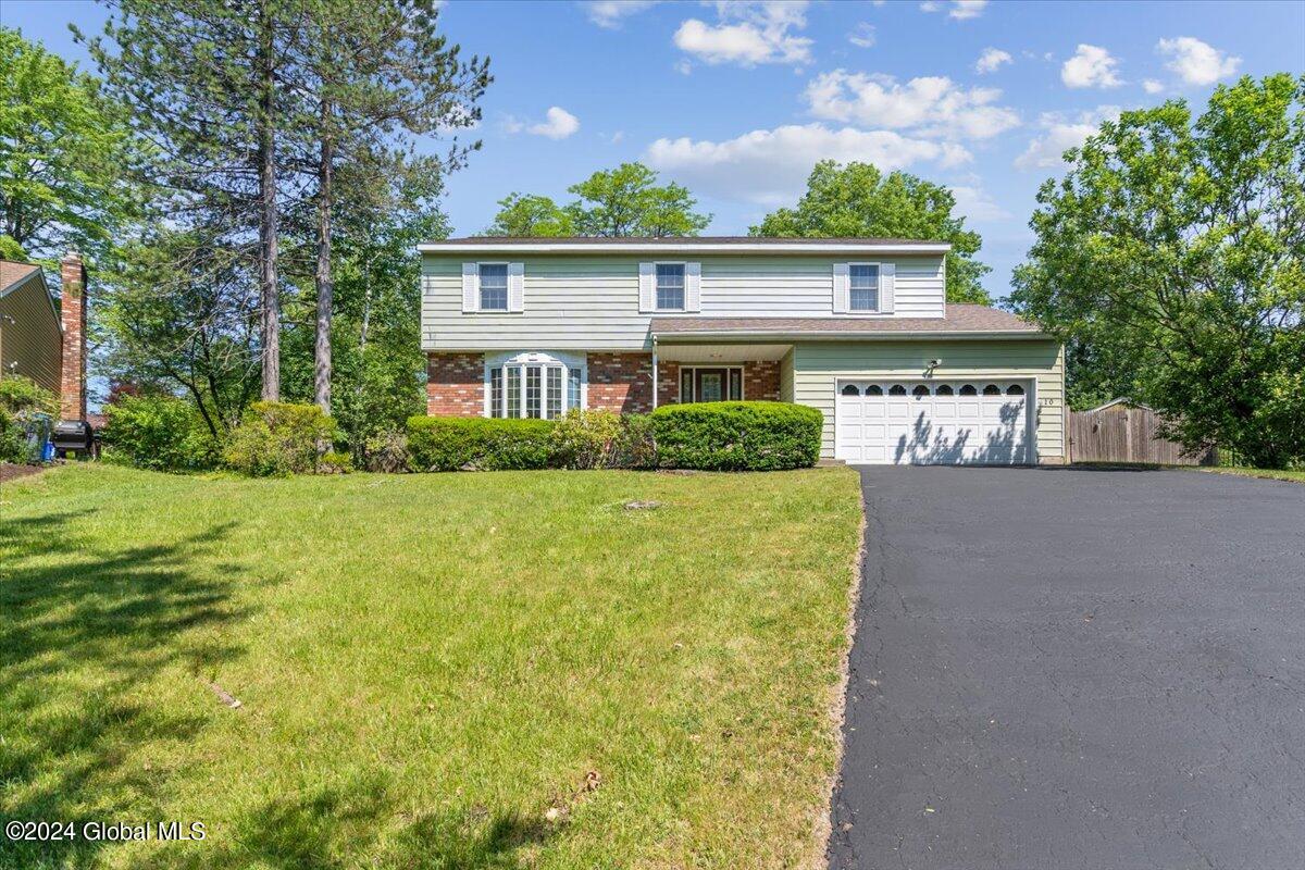 Stonehenge Dr, Albany, NY 12203