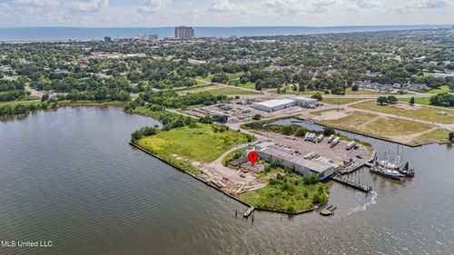 540 Bayview Ave, Biloxi, MS, 39530-2417 | Card Image
