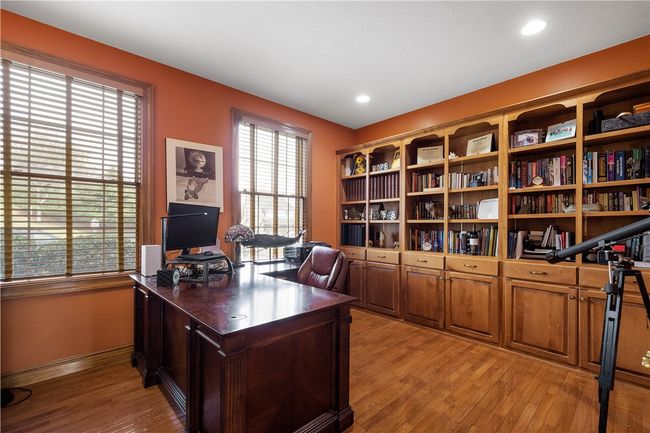 2021 Sterling Dr, House other with 4 bedrooms, 4 bathrooms and 3 parking in Mc Donald PA | Image 4