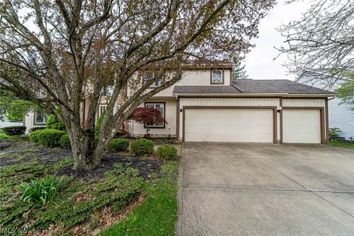 368 Leverett Ln, Highland Heights, OH, 44143-3736 | Card Image