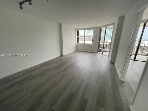 b2104-1901 Brickell Ave, Miami, FL, 33129-1724 | Card Image