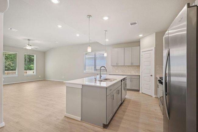 18338 Landing Meadows Ln, House other with 4 bedrooms, 4 bathrooms and 2 parking in New Caney TX | Image 11