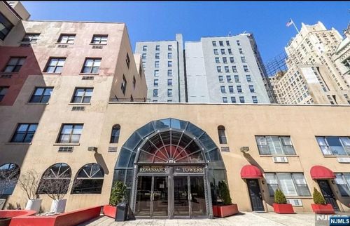 111 Mulberry St, Newark, NJ, 07102-4008 | Card Image