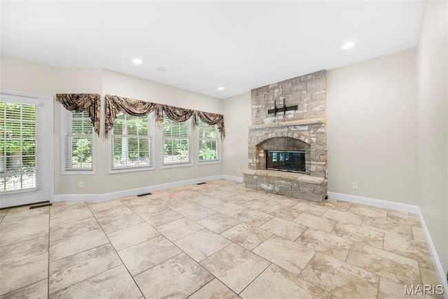 Spacious Hearth Room | Image 16