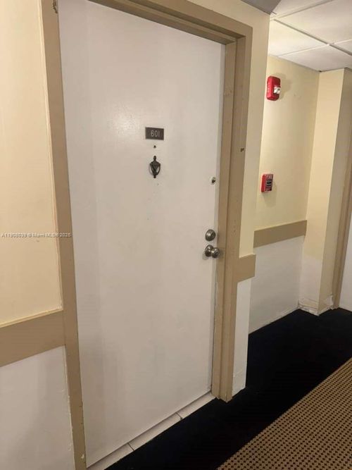 apt-601-4164 Inverrary Dr, Lauderhill, FL, 33319-4581 | Card Image