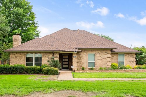 902 Mission Dr, Southlake, TX, 76092-6211 | Card Image