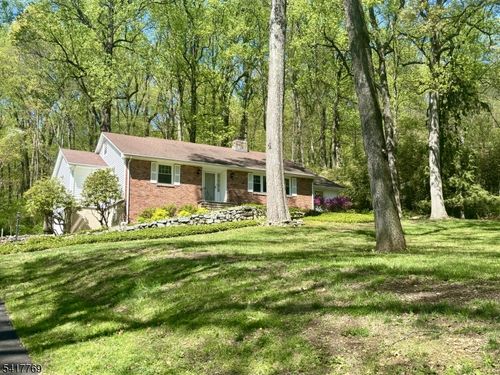 9 Henderson Hill Rd, Hampton, NJ, 08827-4010 | Card Image