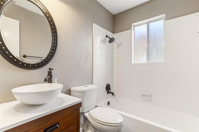 Secondary Bedroom 1 | Image 17
