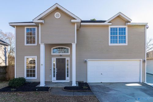 2543 Bonnie Oaks Dr Sw, Huntsville, AL, 35803-3527 | Card Image