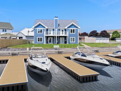 1609 16th St, Two Rivers, WI, 54241-2912 | Card Image