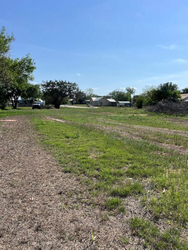 609 E Main St, Home with 0 bedrooms, 0 bathrooms and null parking in Llano TX | Image 18