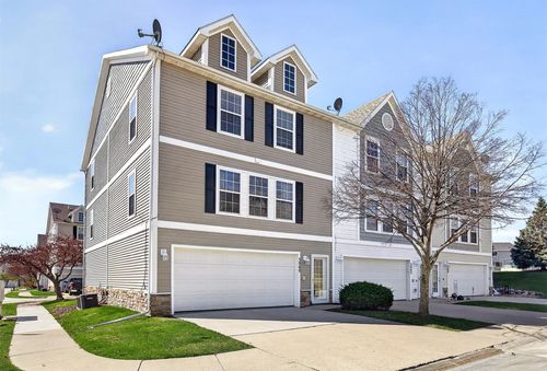 3060 Sw Sharmin Ln, Ankeny, IA, 50023-8932 | Card Image
