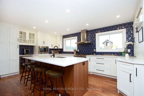 3517 Lockhart Rd, Newcastle, ON, L1B0S1 | Card Image