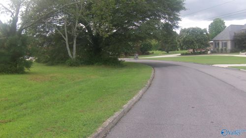 1111 Bent Brook Dr, Albertville, AL, 35951 | Card Image