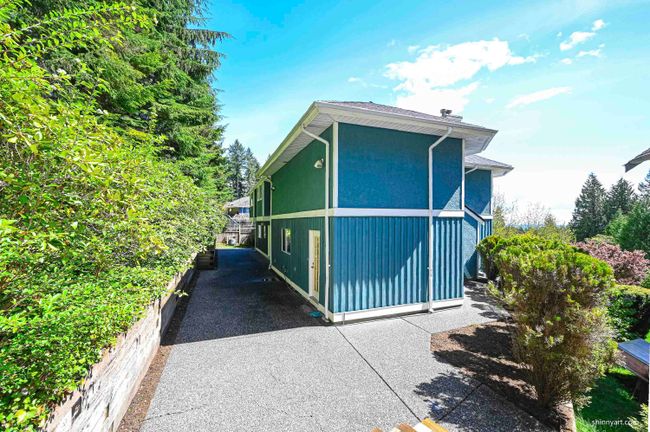 3945 Braemar Place, House other with 6 bedrooms, 4 bathrooms and 2 parking in North Vancouver BC | Image 5