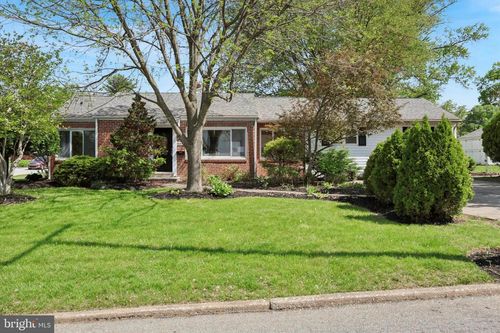 800 Erlen Rd, PLYMOUTH MEETING, PA, 19462-2410 | Card Image