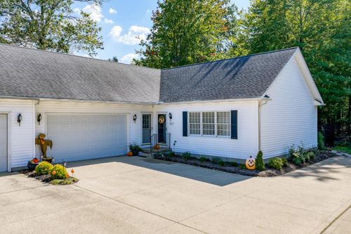 3953 Hilltop Dr, Vermilion, OH, 44089-2089 | Card Image