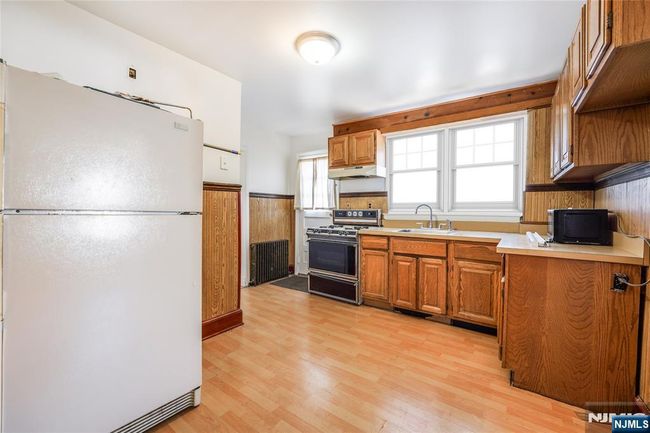 10 5 Th St, Home with 4 bedrooms, 2 bathrooms and null parking in Ridgefield Park NJ | Image 11