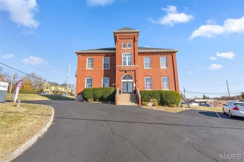 120 Henry Avenue, Ballwin, MO, 63011 | Card Image