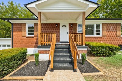 800 1st Ave, House other with 3 bedrooms, 1 bathrooms and 2 parking in Mount Pleasant TN | Image 2