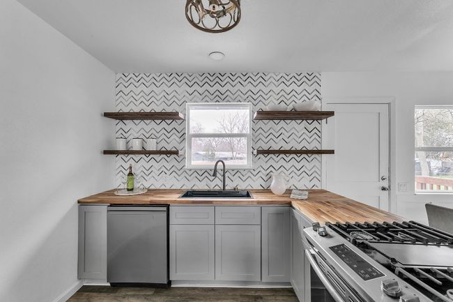 2905 Rogge Ln, House other with 3 bedrooms, 2 bathrooms and null parking in Austin TX | Image 6