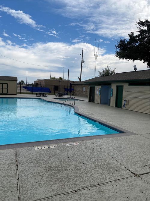 415 N Forest Blvd, Houston, TX, 77090-4749 | Card Image