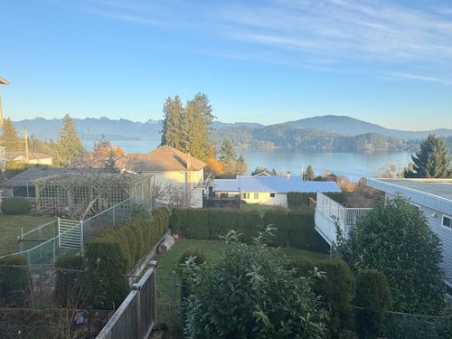 8-694 School Rd, Gibsons, BC, V0N1V9 | Card Image